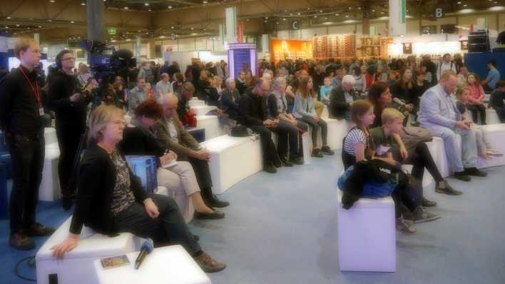 Blick ins Publikum, viel Trubel auf der Leipziger Buchmesse (Quelle: rbb/OHRENBÄR/Sonja Kessen)