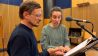 Aufnahme: Pit (Florian Lukas) und Kitty (Carolin Haupt); (Quelle: rbb/OHRENBÄR/Jonas Kühlberg)