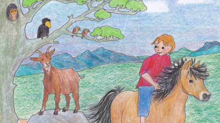 Zeichnung: ein Junge auf einem Pferd reitet über eine Wiese, blickt hinter sich zu einem Baum mit Ziege, Rabe und Uhu (Quelle: Charlotte Rieger)