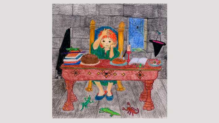 Zeichnung: Zauberer Zenobius sitzt am Tisch, darauf Essen und Bücher, er kratzt sich am Kopf und überlegt (Quelle: Charlotte Rieger)