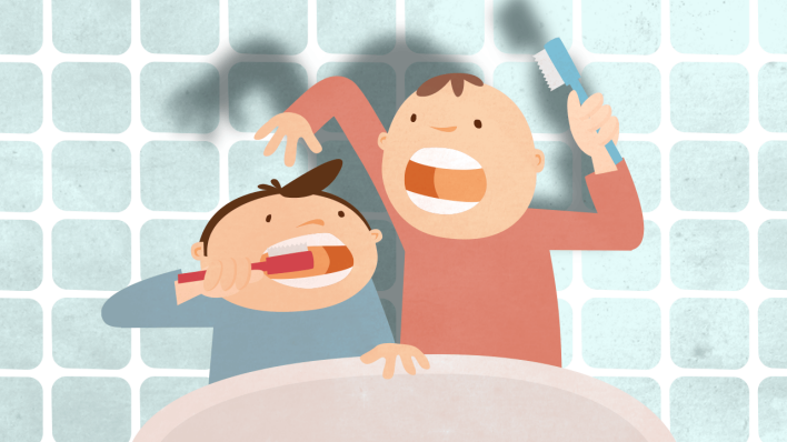 Zwei Jungs beim Zähneputzen am Waschbecken, der größere versucht den kleineren zu erschrecken (Quelle: rbb/OHRENBÄR/Geka Pahnke)