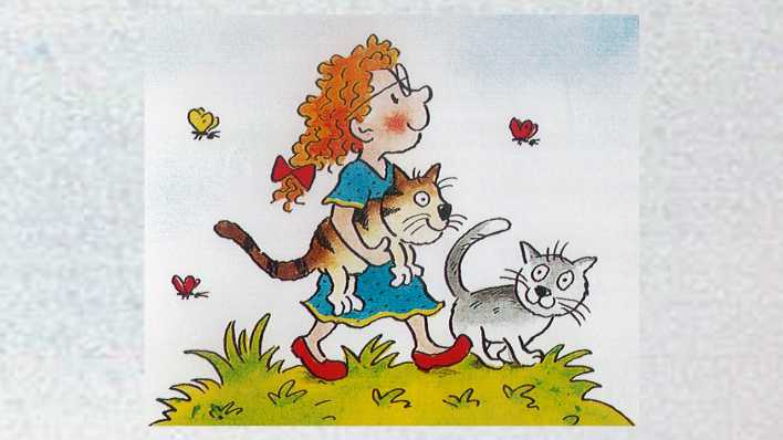 Zeichnung: kleines Mädchen mit Brille läuft über eine Wiese, eine Katze im Arm, eine vor ihr (Quelle: Deutsche Grammophon/Erhard Dietl)