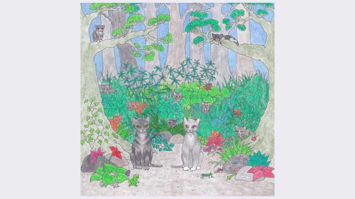 Zeichnung: viele Katzen, auf Bäumen, in Gebüschen, im Bildvordergrund zwei sitzende Katzen (Quelle: Charlotte Rieger)