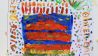 Bunte Kinderzeichnung: große Geburtstagstorte mit Kerzen, drumherum geschrieben "Alles Gute Ohrenbär" (Quelle: rbb/OHRENBÄR/Lisa Thieler)