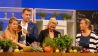 Blick in die Fernsehküche der IFA Berlin: mit Food-Bloggerin Felicitas Then, Moderator René Kindermann, Moderatorin Singa Gätgens und OHRENBÄR-Redakteurin Sonja Kessen (Quelle: rbb/OHRENBÄR/Birgit Patzelt)